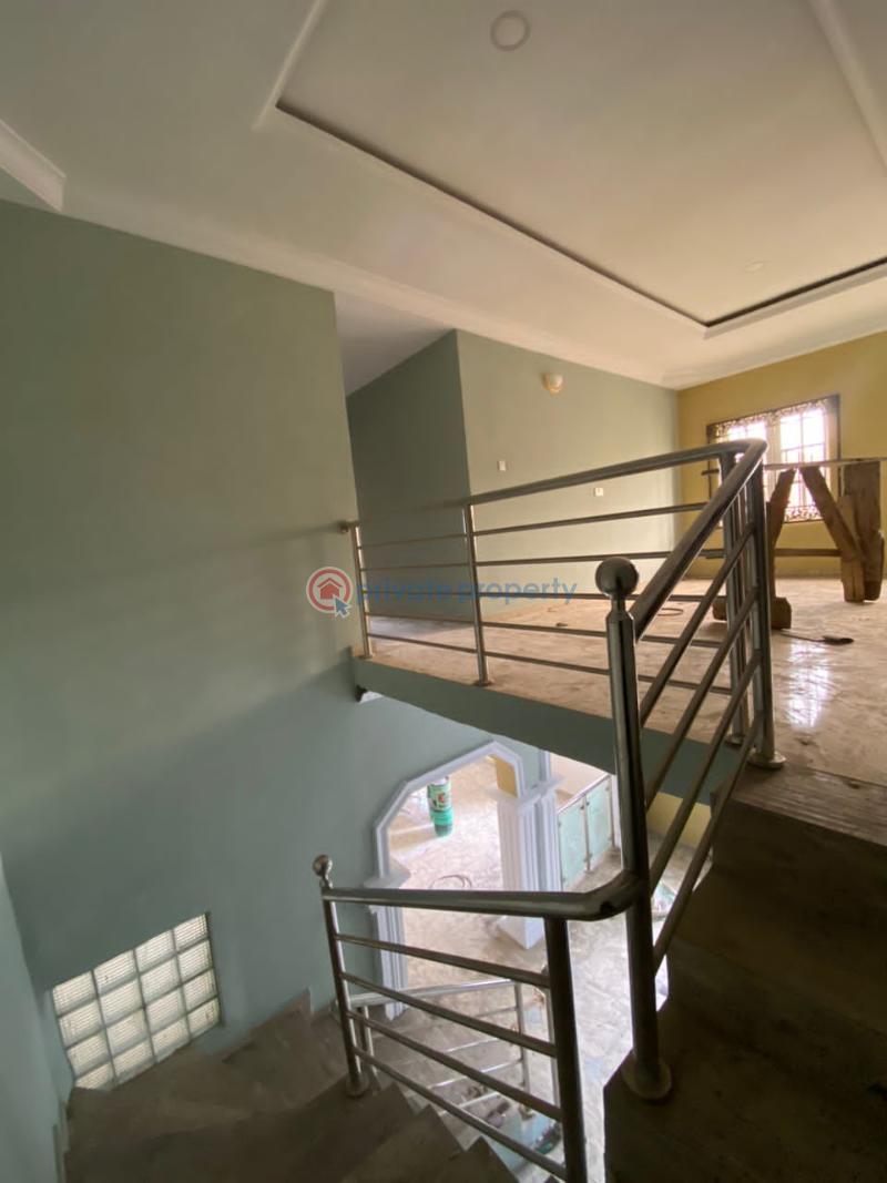 House For Rent At Kolapo Ishola .gra Beekay Ibadan Oyo - 8