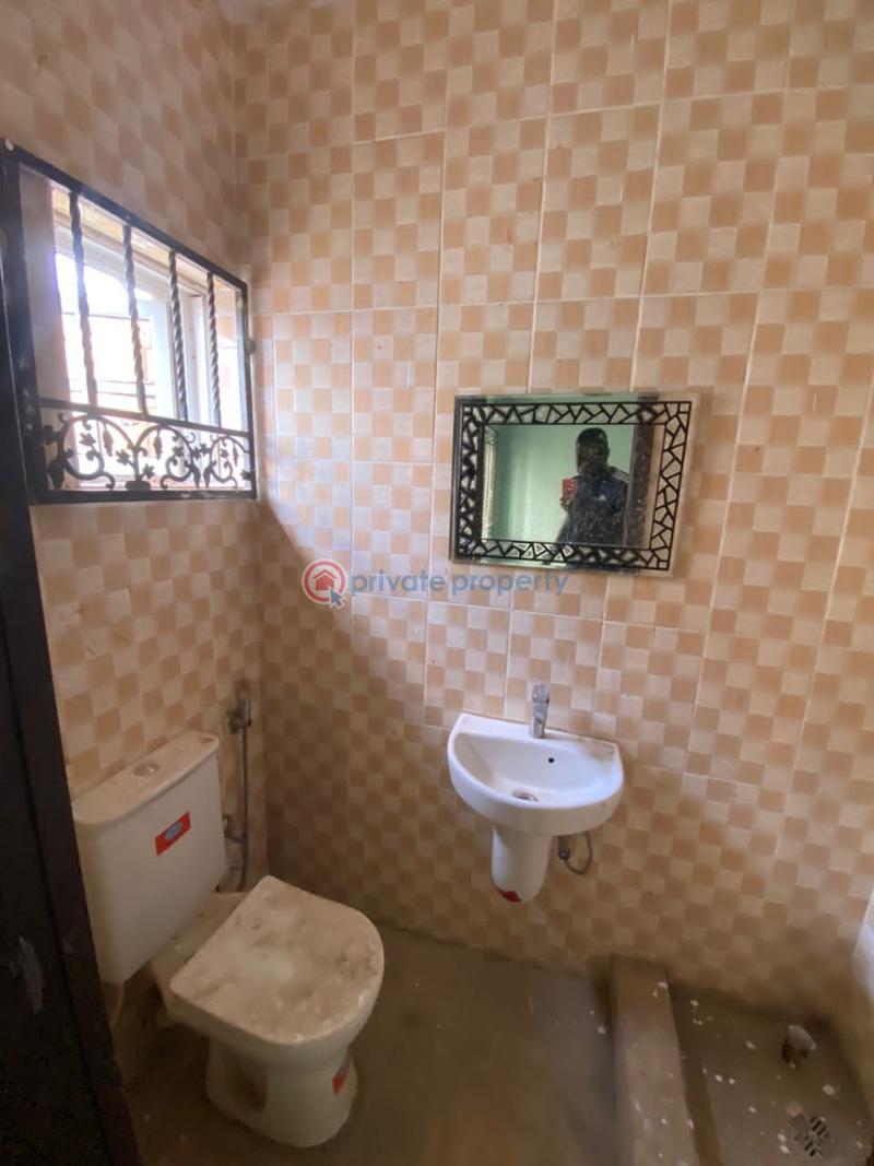 House For Rent At Kolapo Ishola .gra Beekay Ibadan Oyo - 5