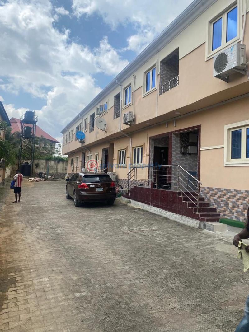 4 bedroom Flat & Apartment For Sale Akinwumi Mende Maryland Lagos