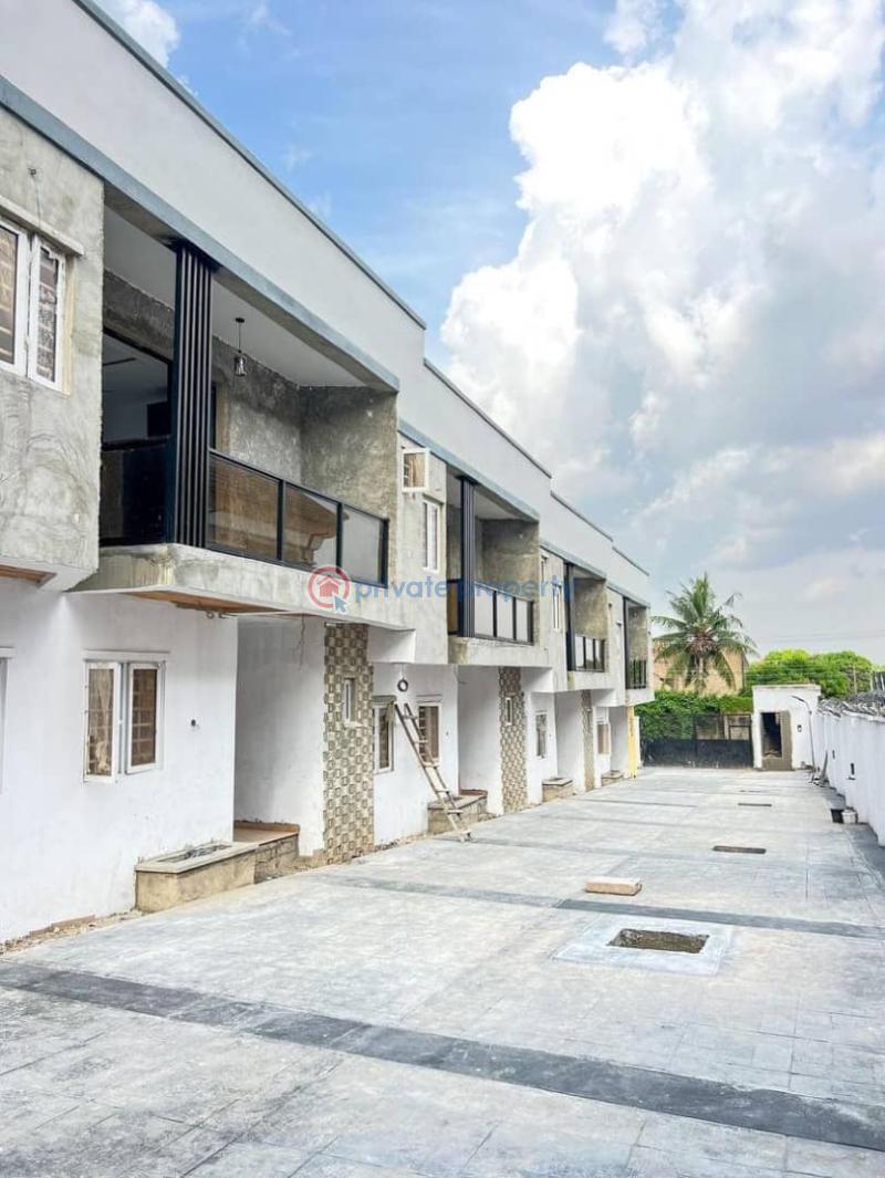 4 bedroom Terraced Duplex For Sale Alalubosa Ibadan Oyo