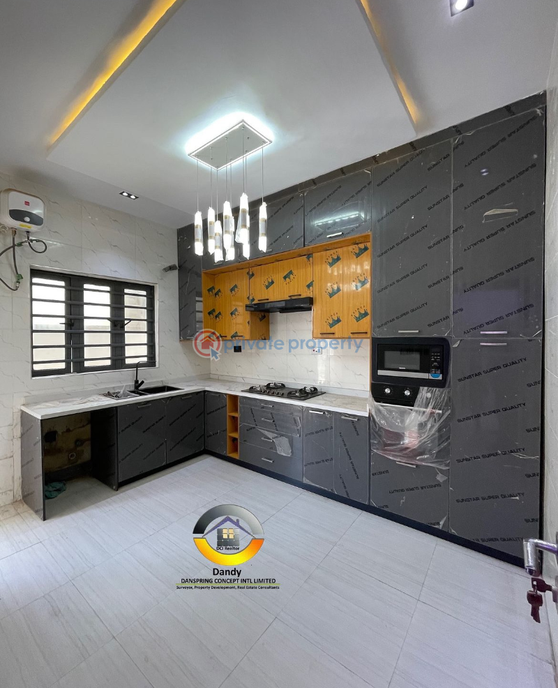 4 bedroom Terraced Duplex For Sale Chevron Drive Lekki Lagos - 3