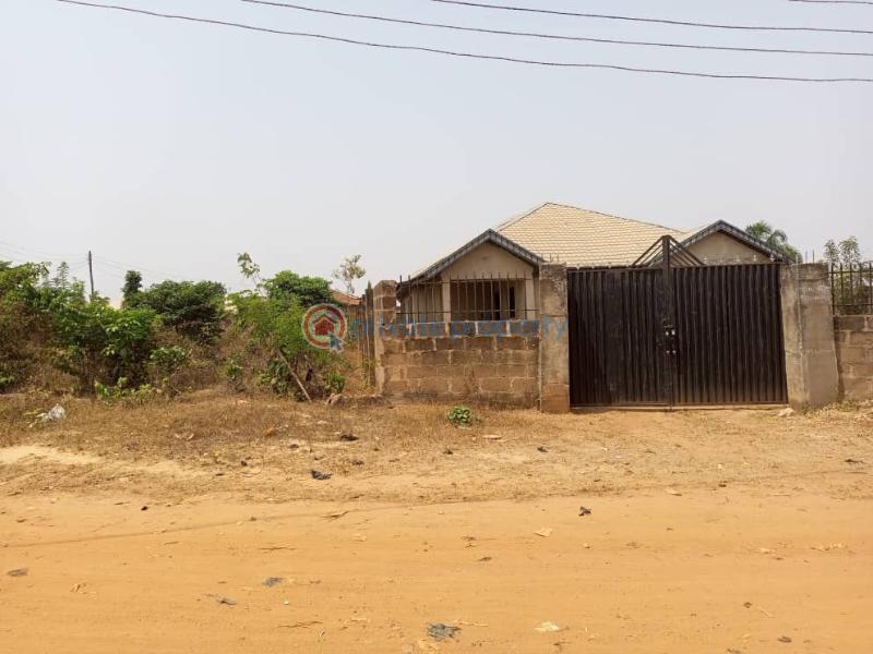 4 bedroom Detached Bungalow For Sale Odo Ona Kekere Odo ona Ibadan Oyo - 9