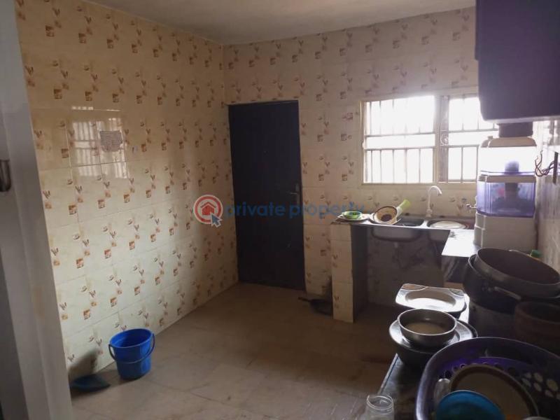 4 bedroom Detached Bungalow For Sale Odo Ona Kekere Odo ona Ibadan Oyo - 3