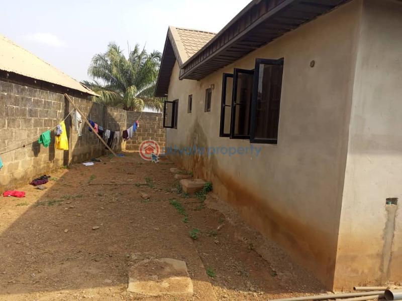4 bedroom Detached Bungalow For Sale Odo Ona Kekere Odo ona Ibadan Oyo - 5