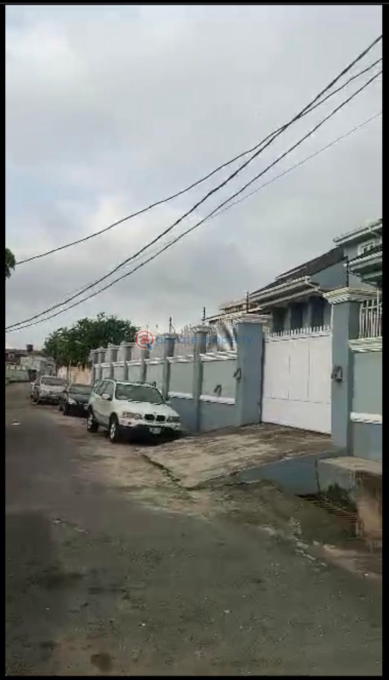 3 bedroom House For Sale Majerita Hotel Area Ibadan Oyo - 2