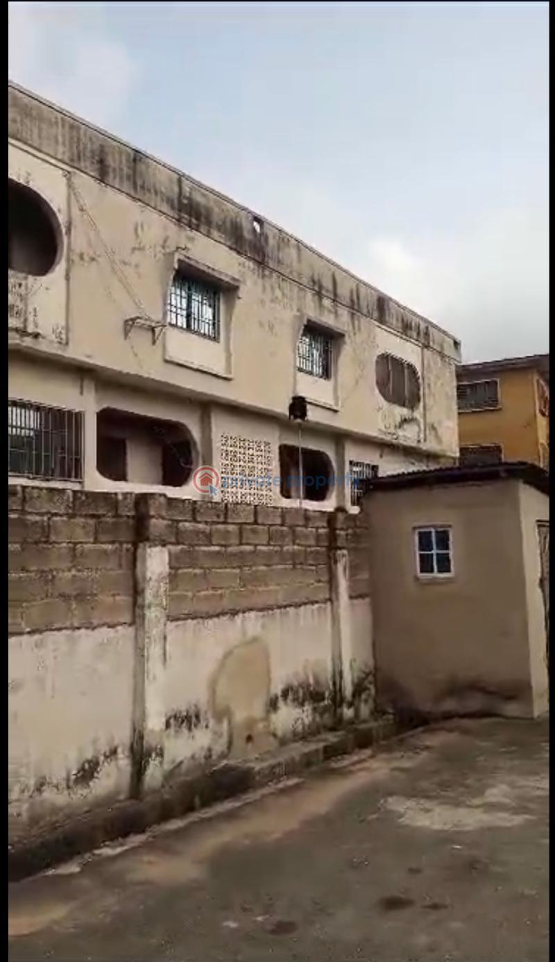 3 bedroom House For Sale Majerita Hotel Area Ibadan Oyo - 0