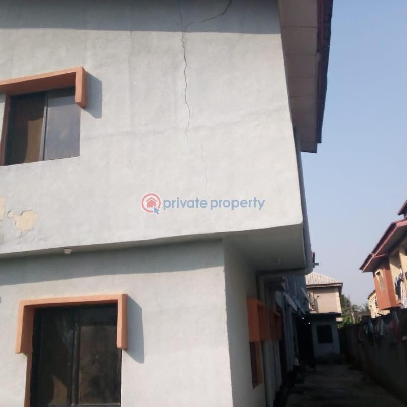 3 bedroom House For Sale Bucknor Isolo Lagos - 2