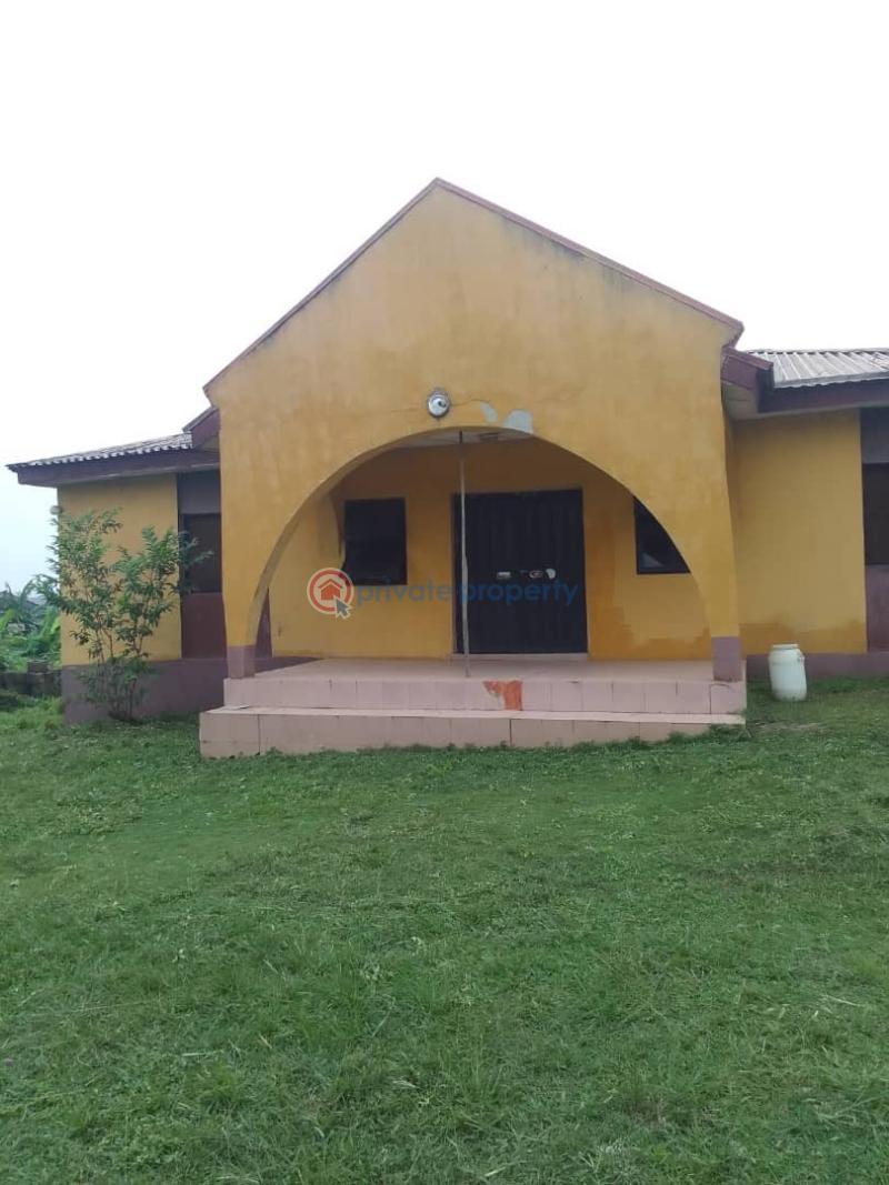 6 bedroom Detached Bungalow For Sale Opposite Obasanjo Farm's Ado Odo Ota Ogun State Ota Ogun - 0