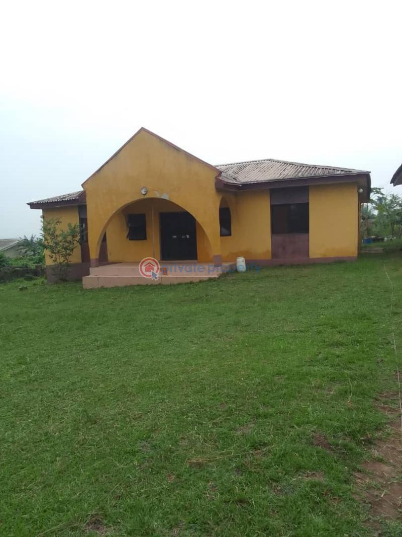 6 bedroom Detached Bungalow For Sale Opposite Obasanjo Farm's Ado Odo Ota Ogun State Ota Ogun - 3