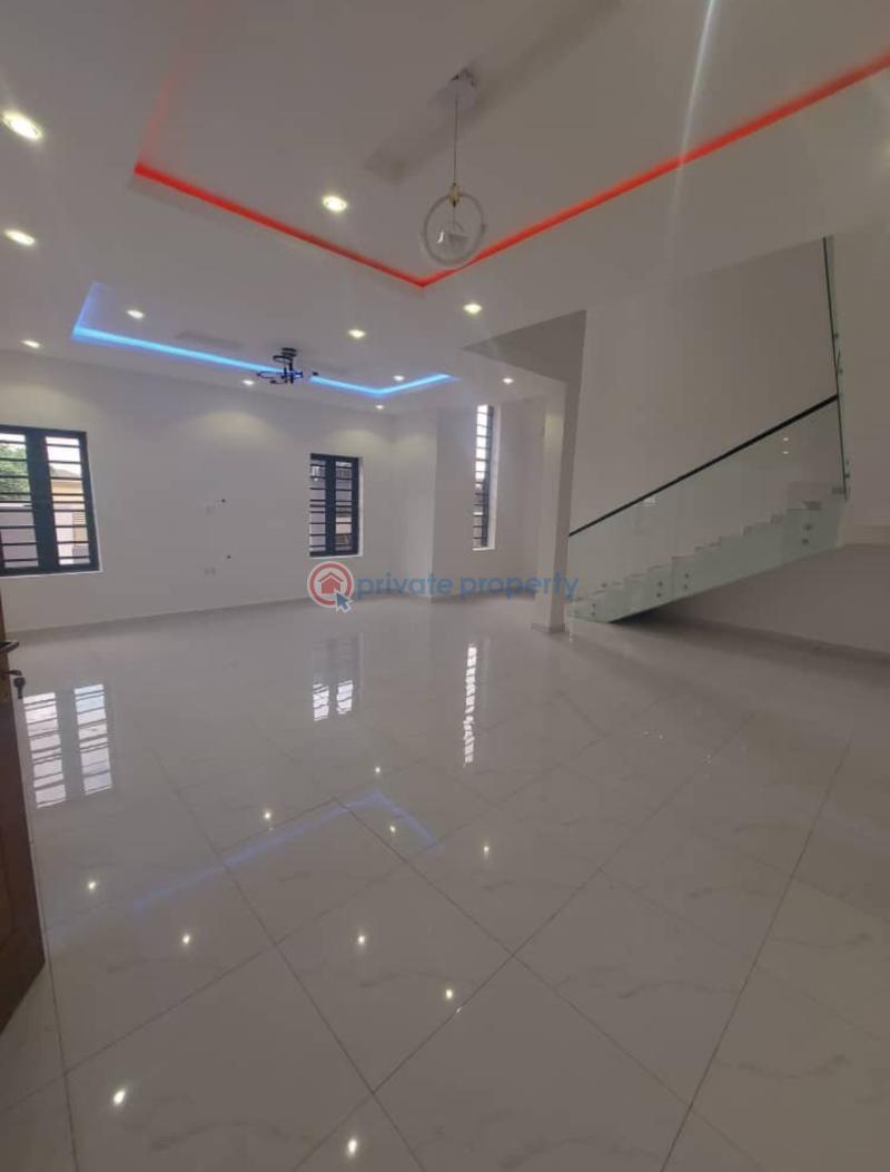4 bedroom House For Sale Phase 1, Isheri Magodo Kosofe/Ikosi Lagos - 6