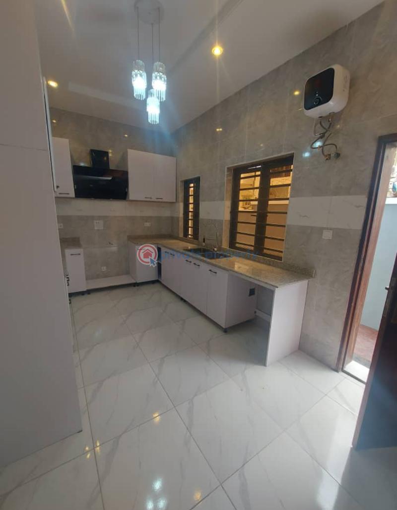 4 bedroom House For Sale Phase 1, Isheri Magodo Kosofe/Ikosi Lagos - 10