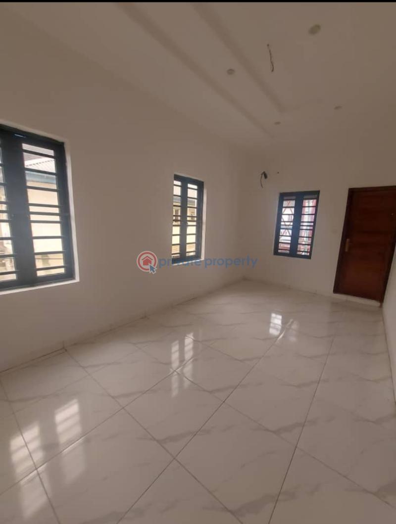 4 bedroom House For Sale Phase 1, Isheri Magodo Kosofe/Ikosi Lagos - 2