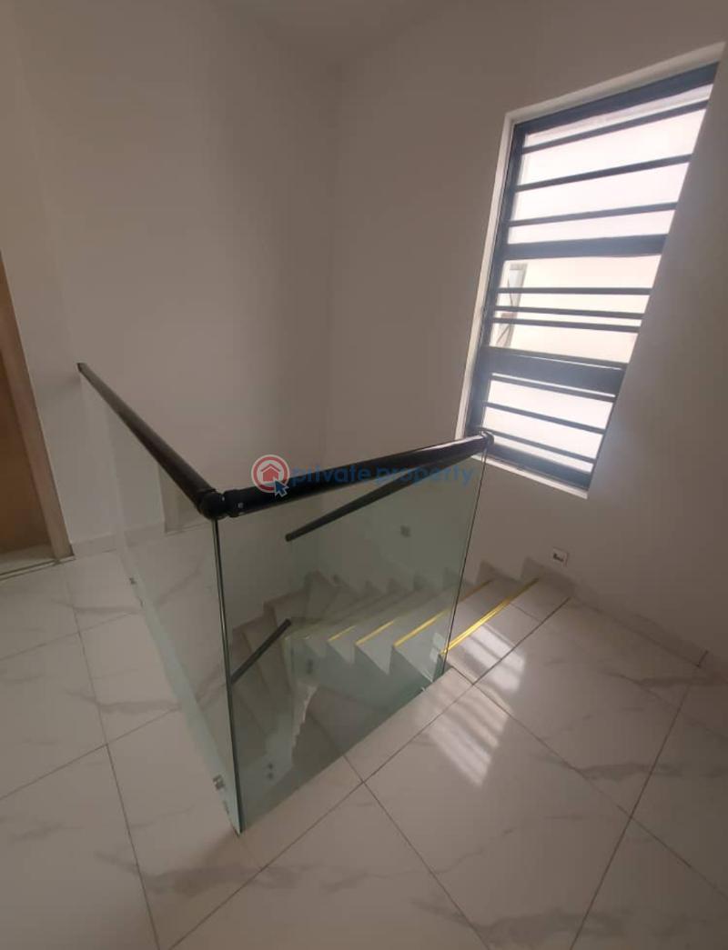 4 bedroom House For Sale Phase 1, Isheri Magodo Kosofe/Ikosi Lagos - 1