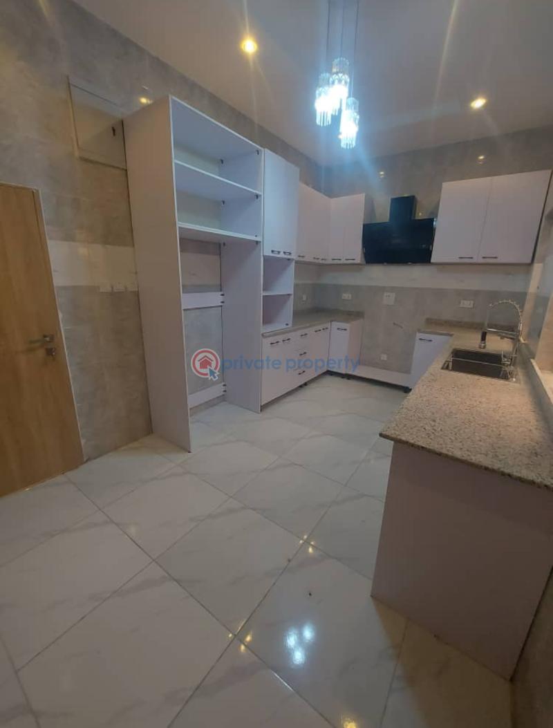 4 bedroom House For Sale Phase 1, Isheri Magodo Kosofe/Ikosi Lagos - 4