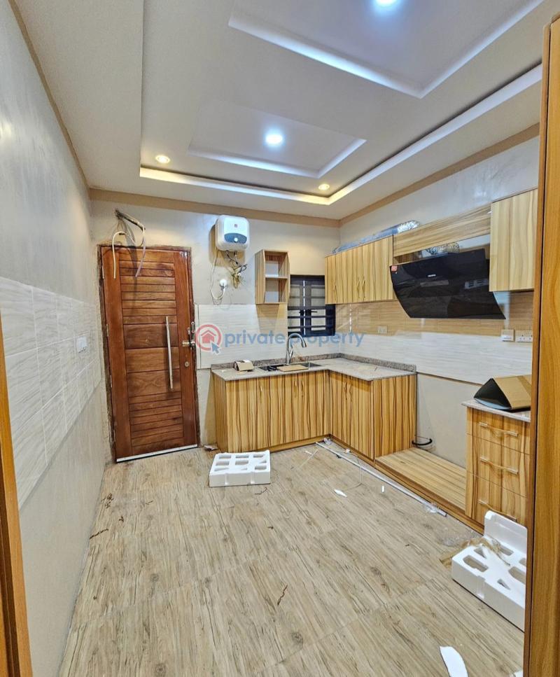 7 bedroom Semi detached Duplex For Rent Gbagada Lagos - 2