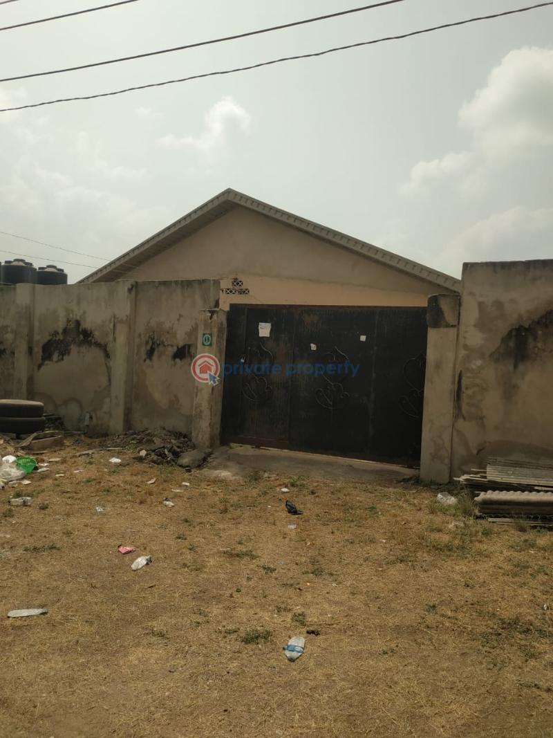 For sale 4 bedroom Detached Bungalow Aare Oluyole Oluyole Estate