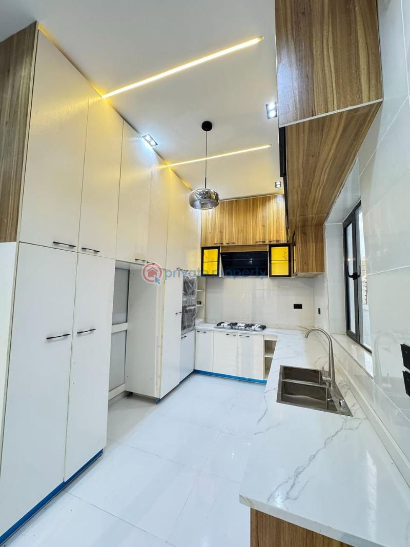 4 bedroom Detached Duplex For Sale Ikota Lekki Lagos - 4
