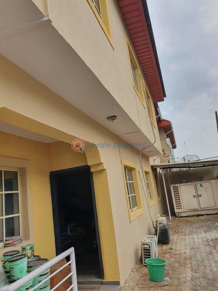 For sale 4 bedroom House Adeniyi Jones In An Estate Molade Thomas