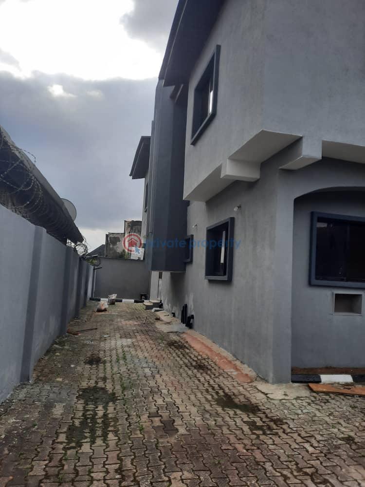 4 bedroom House For Rent Akinwumi Street Off Sunmola Street Mende Maryland Lagos - 14