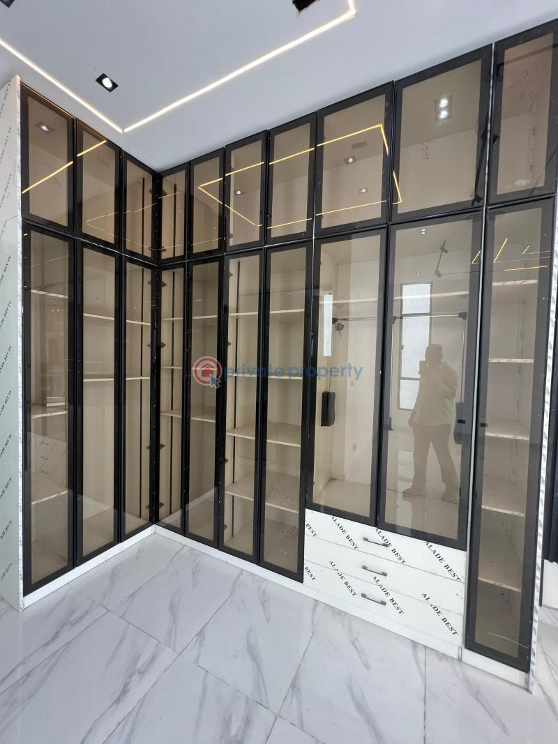 5 bedroom Detached Duplex For Sale Chevron Drive Lekki Lagos - 3