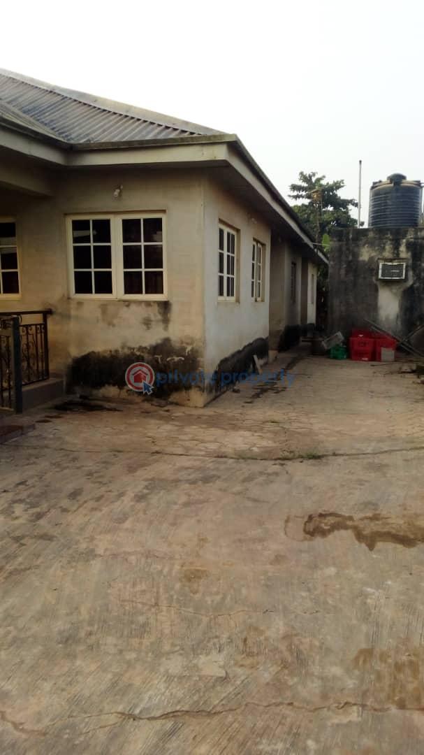 5 bedroom Detached Bungalow For Sale Shogbade B/stop Close To Mopol Junction Ayobo Ipaja Lagos - 0
