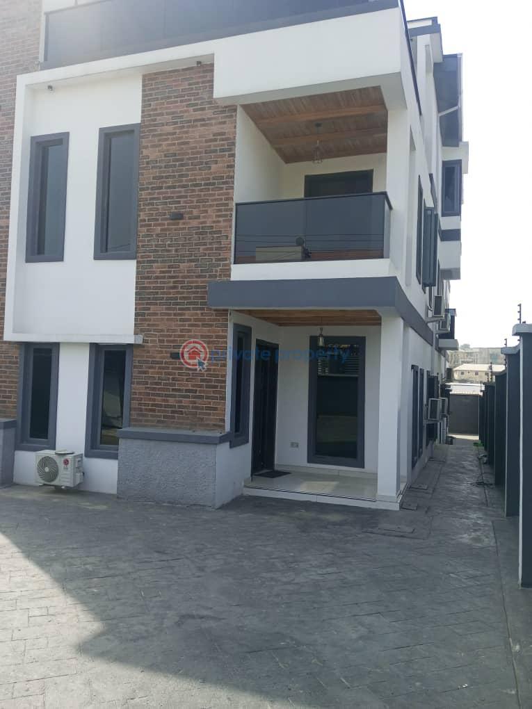 5 bedroom Detached Duplex For Sale Estate Magodo GRA Phase 2 Kosofe/Ikosi Lagos