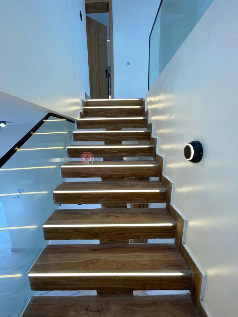 5 bedroom House For Sale Lekki Lagos - 4