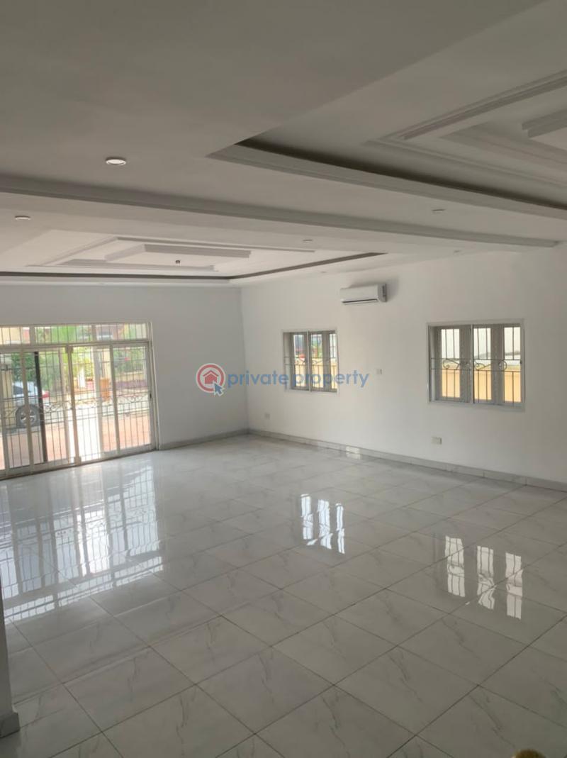 For rent 5 bedroom House Golf Estate Off Peter Odili Road Port