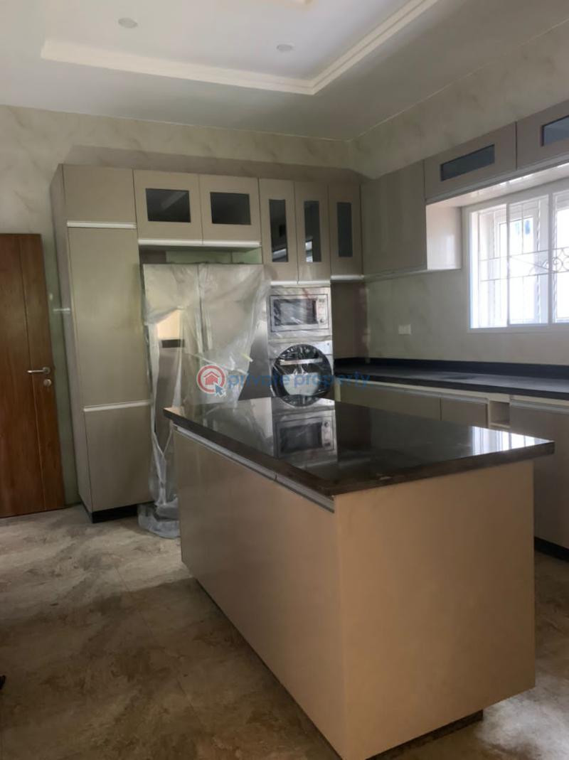 For rent 5 bedroom House Golf Estate Off Peter Odili Road Port