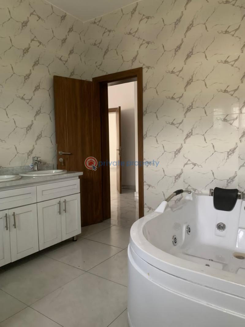 For rent 5 bedroom House Golf Estate Off Peter Odili Road Port