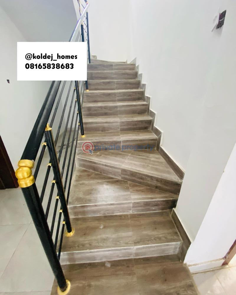 5 bedroom Detached Duplex For Sale Magodo GRA Phase 2 Kosofe/Ikosi Lagos - 2
