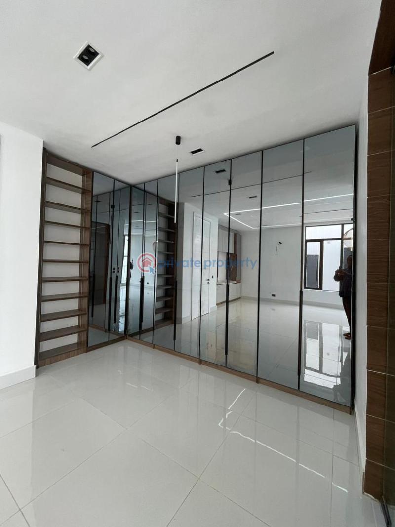 5 bedroom Detached Duplex For Sale Oral Estate Lekki Phase 2 Lagos - 2
