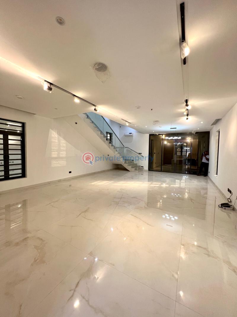 5 bedroom House For Sale Lekki Lagos - 1