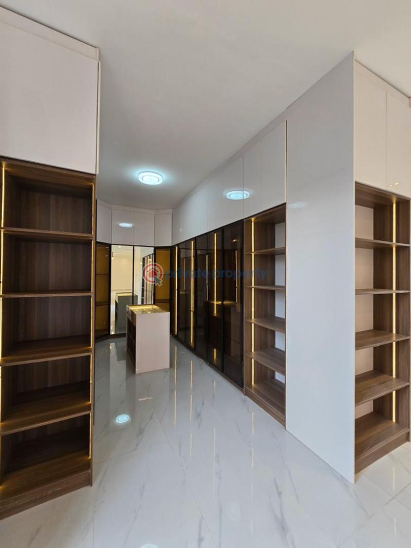 5 bedroom Detached Duplex For Sale Chevron Drive Lekki Lagos - 2