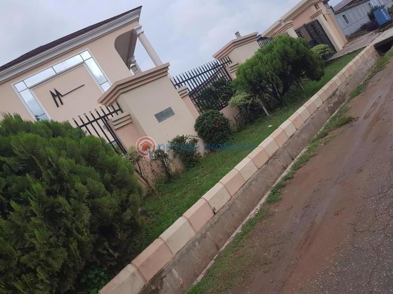 Commercial Property For Rent Old Bodija Estate, Ibadan Oyo - 2
