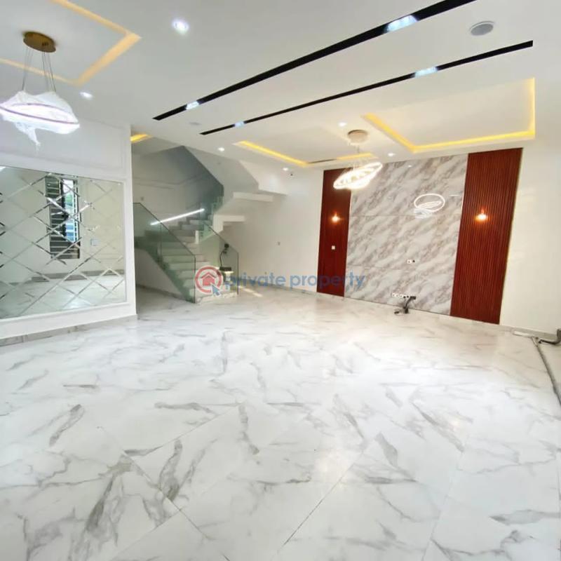 For sale 5 bedroom House Oral Estate Opposite Eleganza Tollgate Lekki