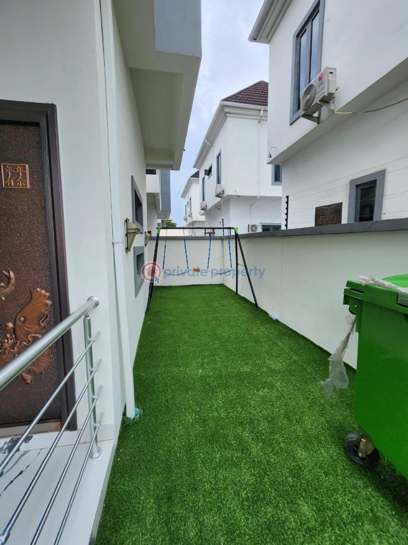 5 bedroom Detached Duplex For Sale Chevron Drive Lekki Lagos - 8