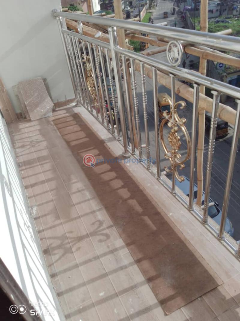 3 bedroom Flat & Apartment For Rent Off Edun Land Alagomeji Yaba Lagos - 4