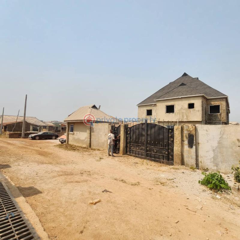 Solid 5units of 3bedroom flats - 1 10 bedroom House For Sale Olonde Estate, Ologuneru Ibadan ,oyo State (just 5mins Drive To The Main Road) Eleyele Ibadan Oyo - 1