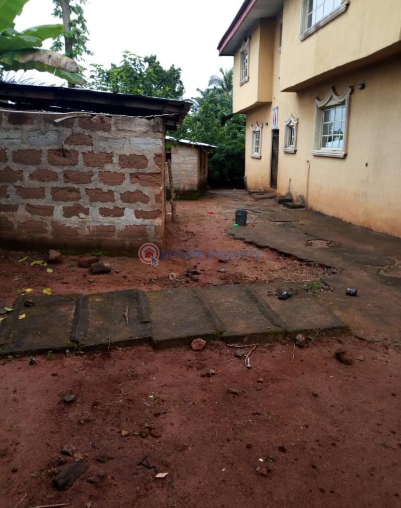 For sale 6 bedroom House Agbor Asaba Delta (PID 6PZTMN) Private