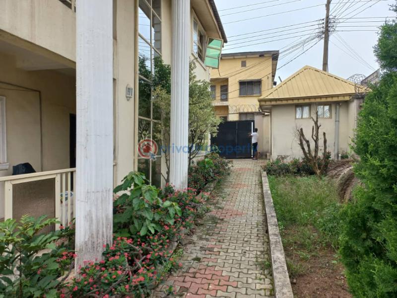 6 bedroom Detached Duplex For Sale Adenuga Street, Kongi Layout, Bodija Ibadan Oyo - 0