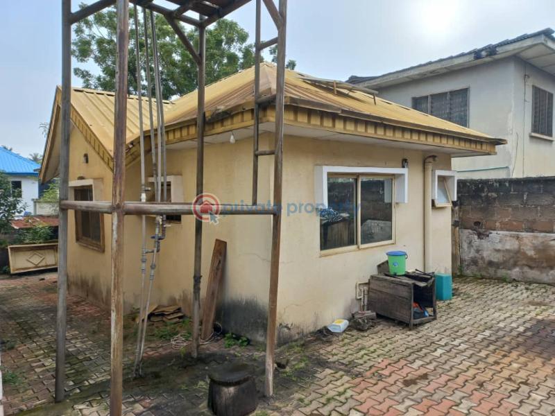6 bedroom Detached Duplex For Sale Adenuga Street, Kongi Layout, Bodija Ibadan Oyo - 1