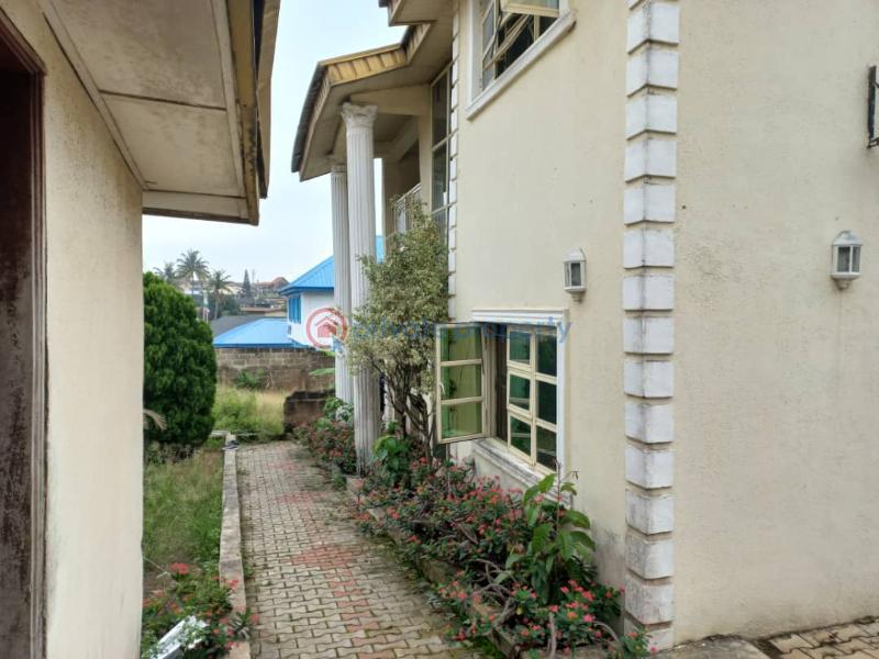 6 bedroom Detached Duplex For Sale Adenuga Street, Kongi Layout, Bodija Ibadan Oyo - 3