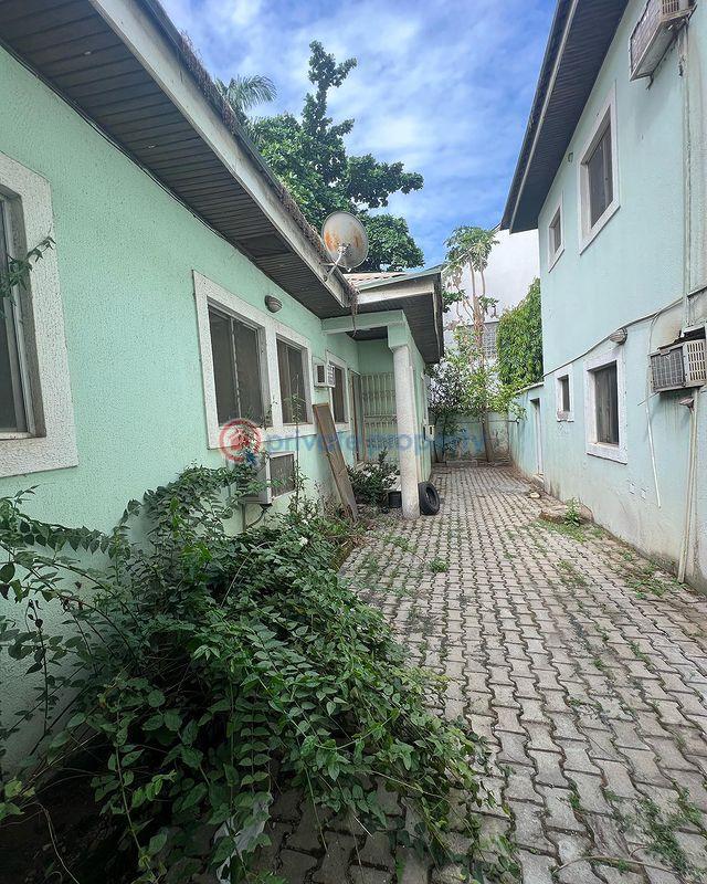 6 bedroom House For Sale Jahi Abuja Phase 2  - 1