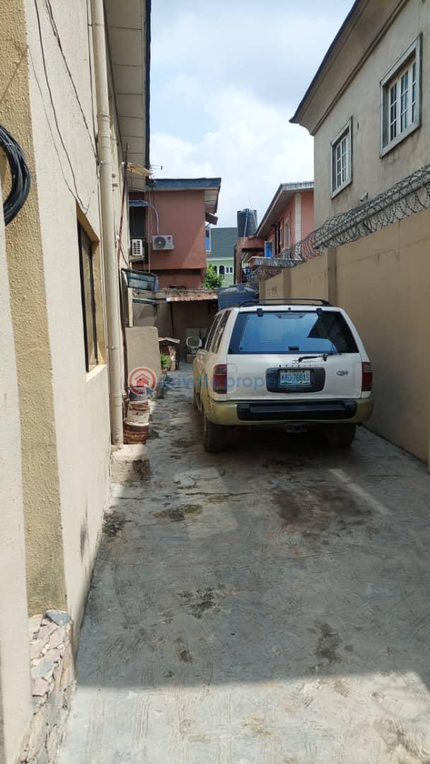 6 bedroom House For Sale Harmony Estate Ifako-Gbagada Lagos - 6