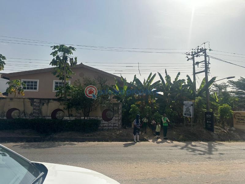 7 bedroom Detached Duplex For Sale Adeyi Junction Old Bodija Ibadan Bodija Ibadan Oyo - 0