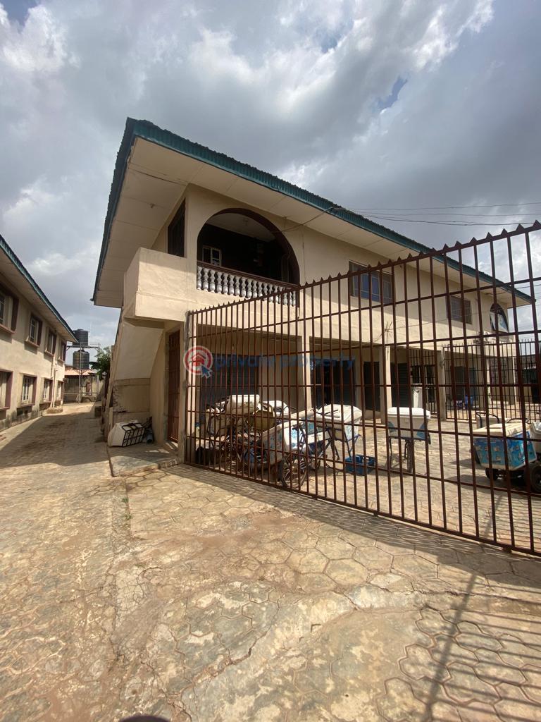 3 bedroom House For Sale Share Boundary With Engineer Lere Adigun Estate,bashorun Basorun Ibadan Oyo
