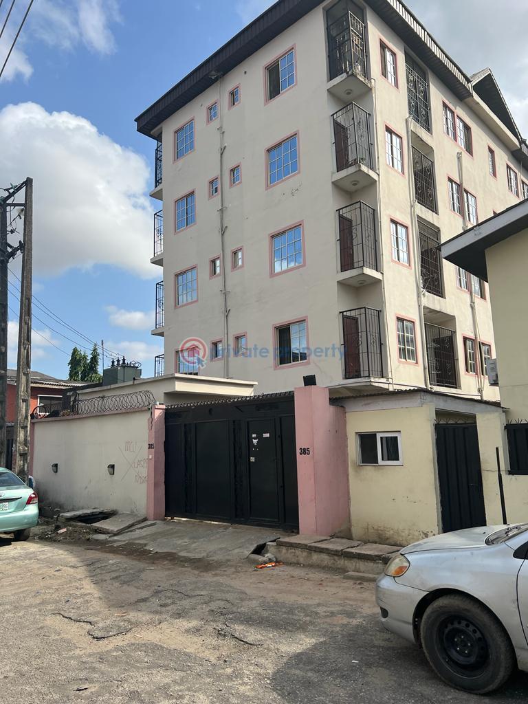 3 bedroom House For Sale Alagomeji Yaba Lagos
