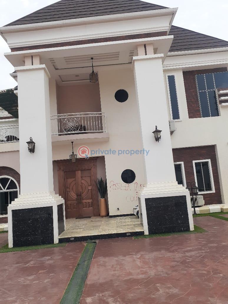 For sale 8 bedroom House Podo Road, Top One Garden, New Garage Ibadan