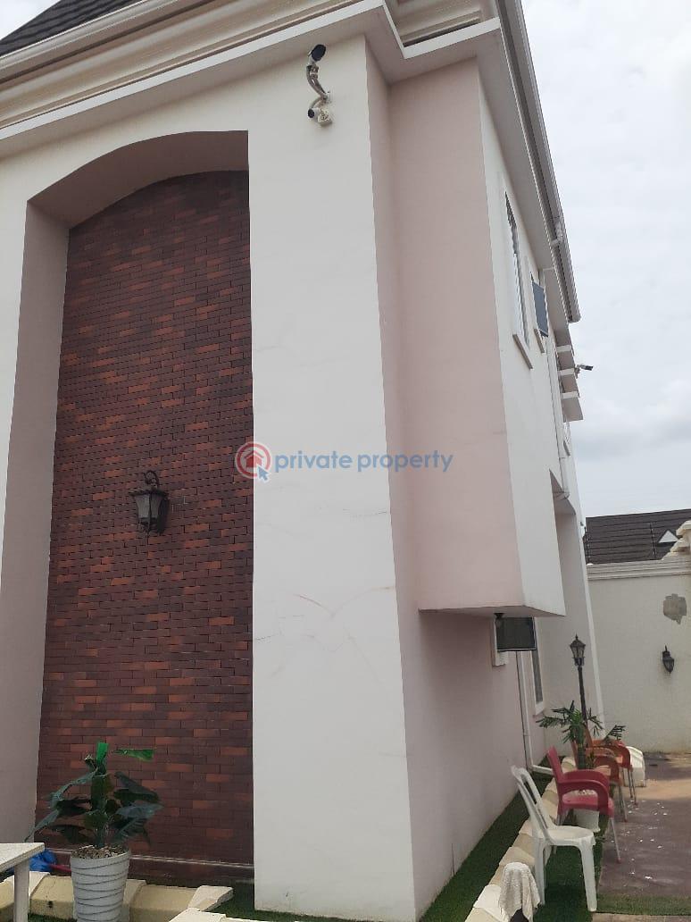 For sale 8 bedroom House Podo Road, Top One Garden, New Garage Ibadan